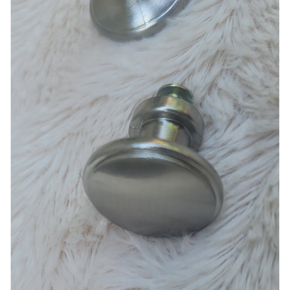 Set of 4 cabinet hardware silver knobs - Picture 10 of 16